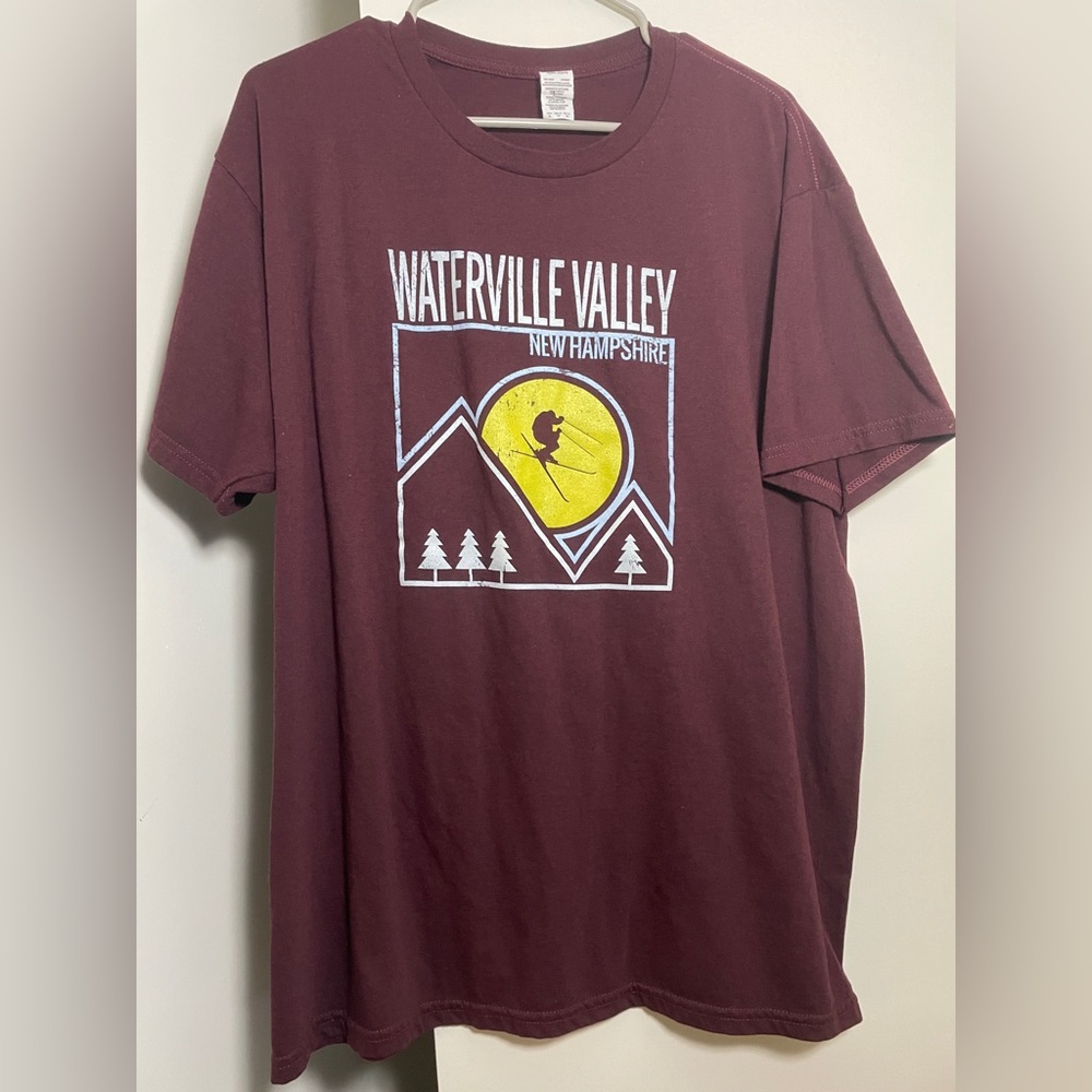 * XL maroon Waterville Valley graphic tee